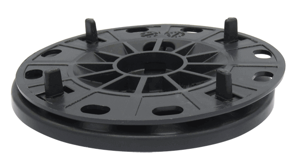 Perimeter spacer clip for decks and paved areas